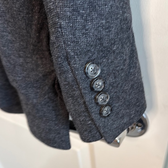 Hart Schaffner Marx Gray Sport Coat with Notched Lapel - Picture 5 of 16